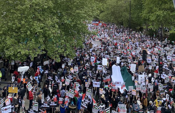 Pro-Palestinian protest in London, May 22, 2021 (Photo: Twitter)