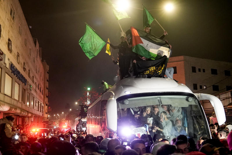 Palestinian prisoners who were released in a hostage deal between Israel and Hamas arrive to the West Bank town of Beitunia, on January 20, 2025. Photo by Flash90