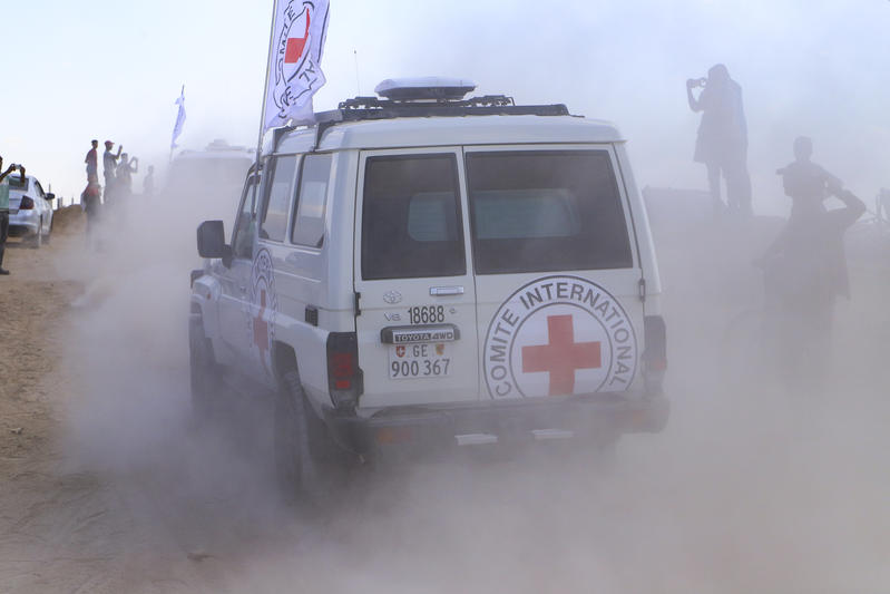 The International Committee of the Red Cross (ICRC) received the second batch of Israeli hostages in Deir al-Balah in the central Gaza Strip, October 13, 2025. Photo by Khalil Kahlout/Flash90