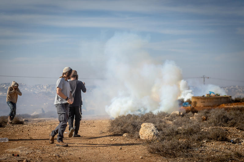 Israeli security forces clash with Jewish settlers during the evacuation of Illegal structures in Tzur Misgavi, an outpost in Gush Etzion, in the West Bank, November 17, 2025. Photo by Chaim Goldberg/Flash90